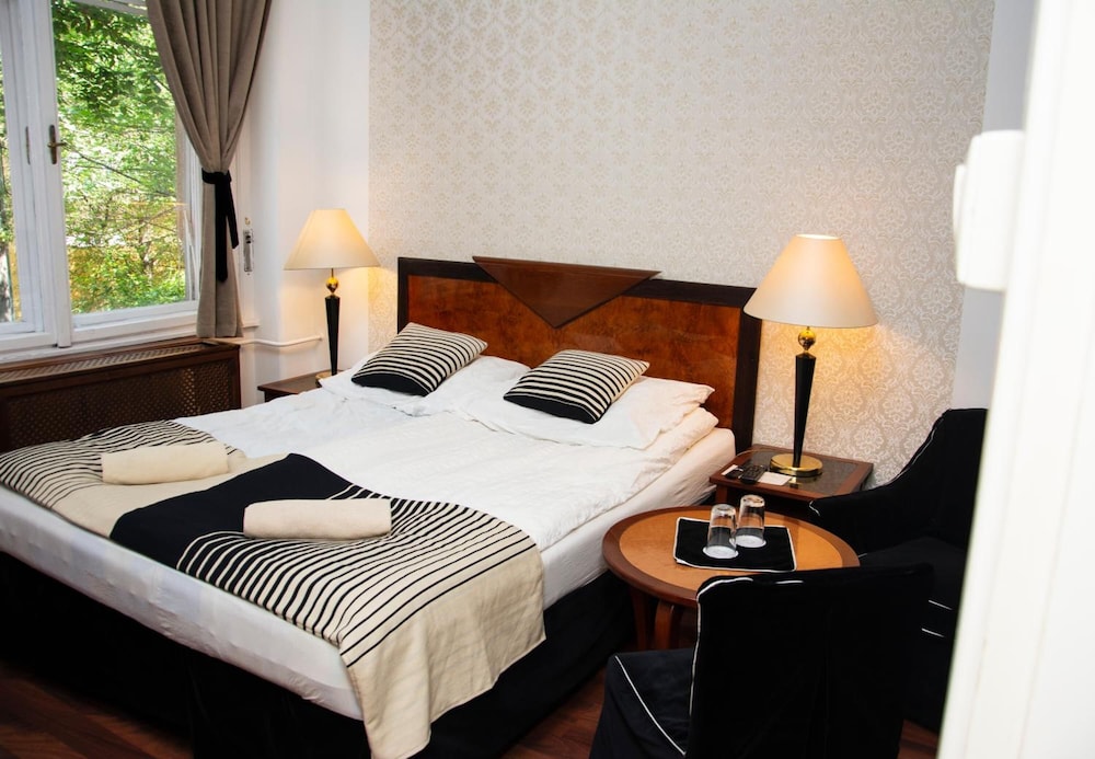 Evergreen Budapest Bed & Breakfast and Guest House