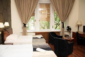 Evergreen Budapest Bed & Breakfast and Guest House