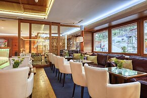 Majestic Mountain Charme Hotel
