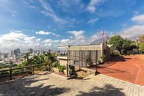 Signal Hill Lodge