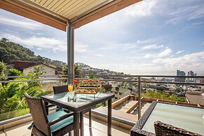 Signal Hill Lodge