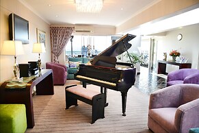 Signal Hill Lodge