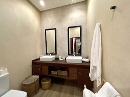 Riad Jona