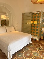 Villa Mary Suites