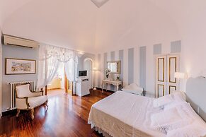 Villa Mary Suites