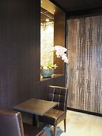 Hotel Blossoms