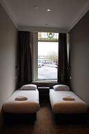 Hotel Blossoms