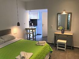 Anemos Studios & Apartments