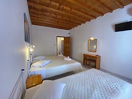 Anemos Studios & Apartments