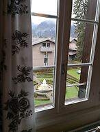 Alpenrose Hotel & Gardens