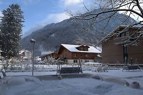 Alpenrose Hotel & Gardens