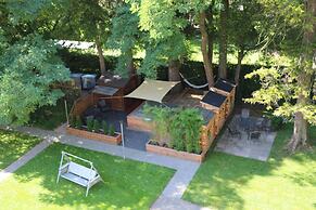 Alpenrose Hotel & Gardens