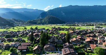 Alpenrose Hotel & Gardens