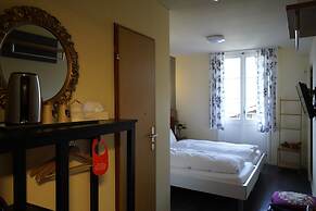 Alpenrose Hotel & Gardens