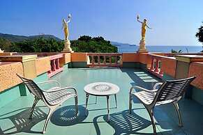 Baan Karon Hill Phuket Resort