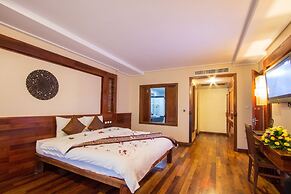 Royal Empire Hotel
