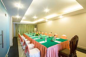 Royal Empire Hotel