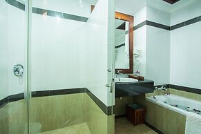 Royal Empire Hotel