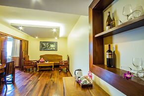 Royal Empire Hotel