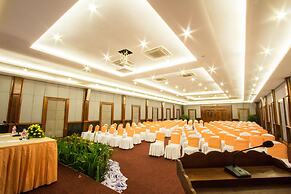 Royal Empire Hotel