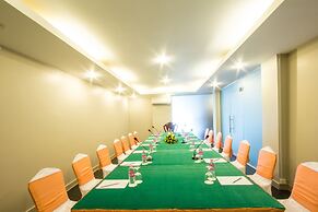 Royal Empire Hotel