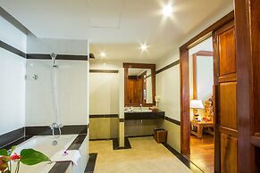 Royal Empire Hotel