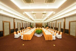 Royal Empire Hotel