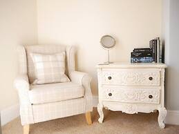 Alcuin Lodge