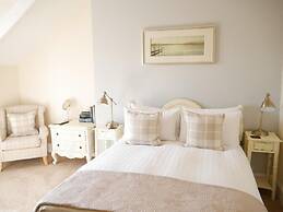 Alcuin Lodge