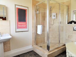 Alcuin Lodge