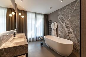DUPARC Contemporary Suites