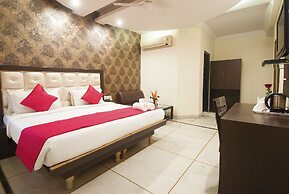 Hotel Apra International