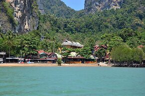 Diamond Cave Resort