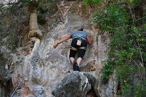 Diamond Cave Resort