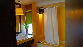 Palm Galleria Resort