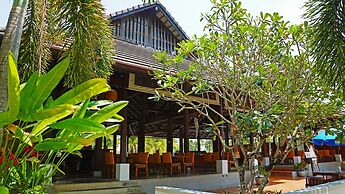 Palm Galleria Resort