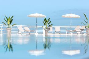 Atlantic Holiday Hotel