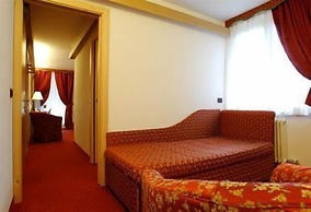 AlpHotel Taller