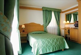 AlpHotel Taller