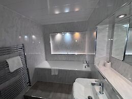 Richmond Park Hotel