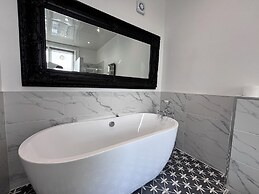 Richmond Park Hotel
