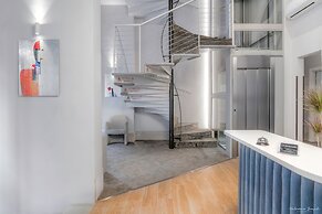 Hotel Cosmos