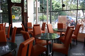 Islington Inn