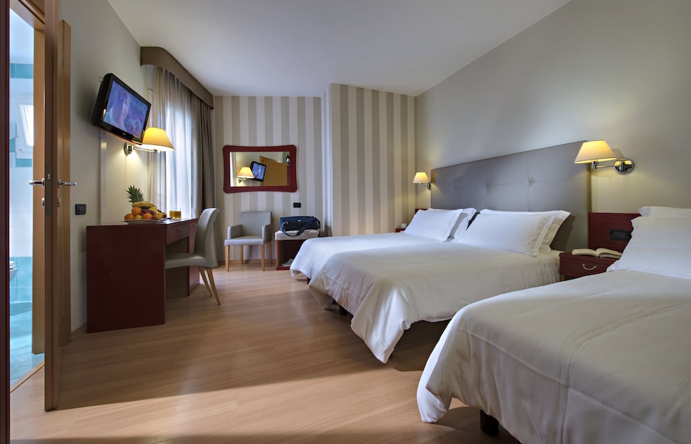 Hotel Orient & Pacific