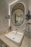 Grand Residency Hotel & Serviced Apartments