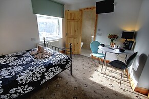 Beaconsfield Hotel