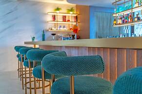 Ammon Zeus Luxury Beach Hotel