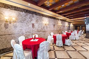Crystal Plaza Hotel