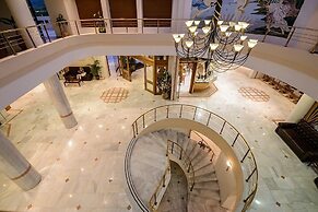 Vantaris Palace