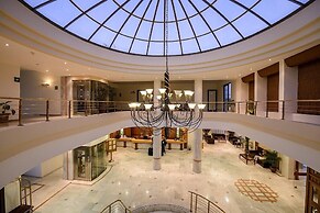 Vantaris Palace
